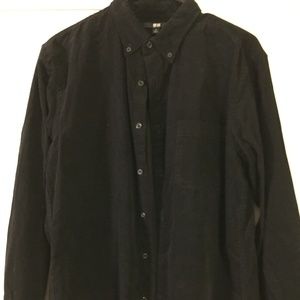 Uniqlo men's black corduroy button down